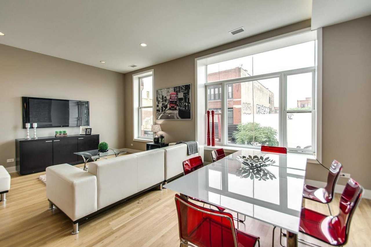 1373 N Milwaukee Ave, #1