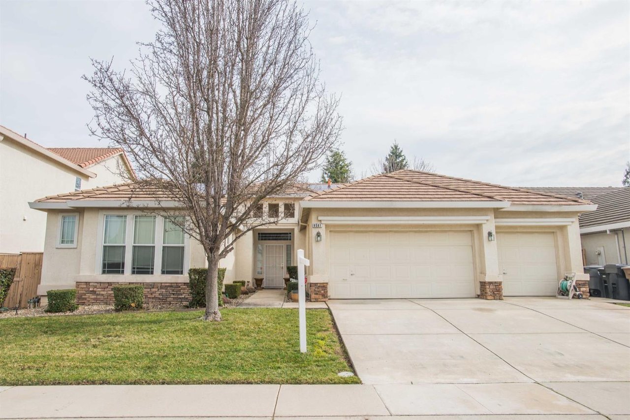 9561 Crystal Water Way