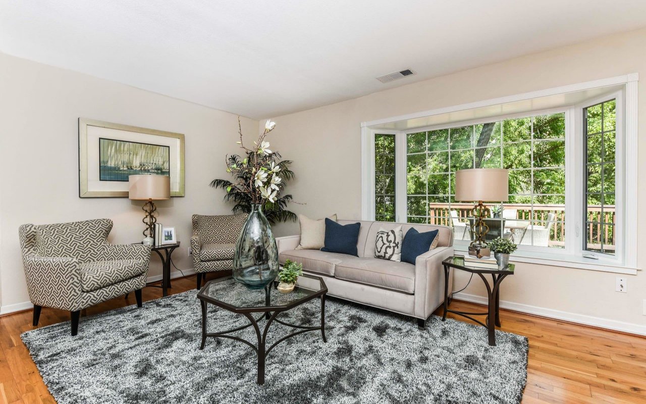 Nestled in the heart of Reliez Valley!