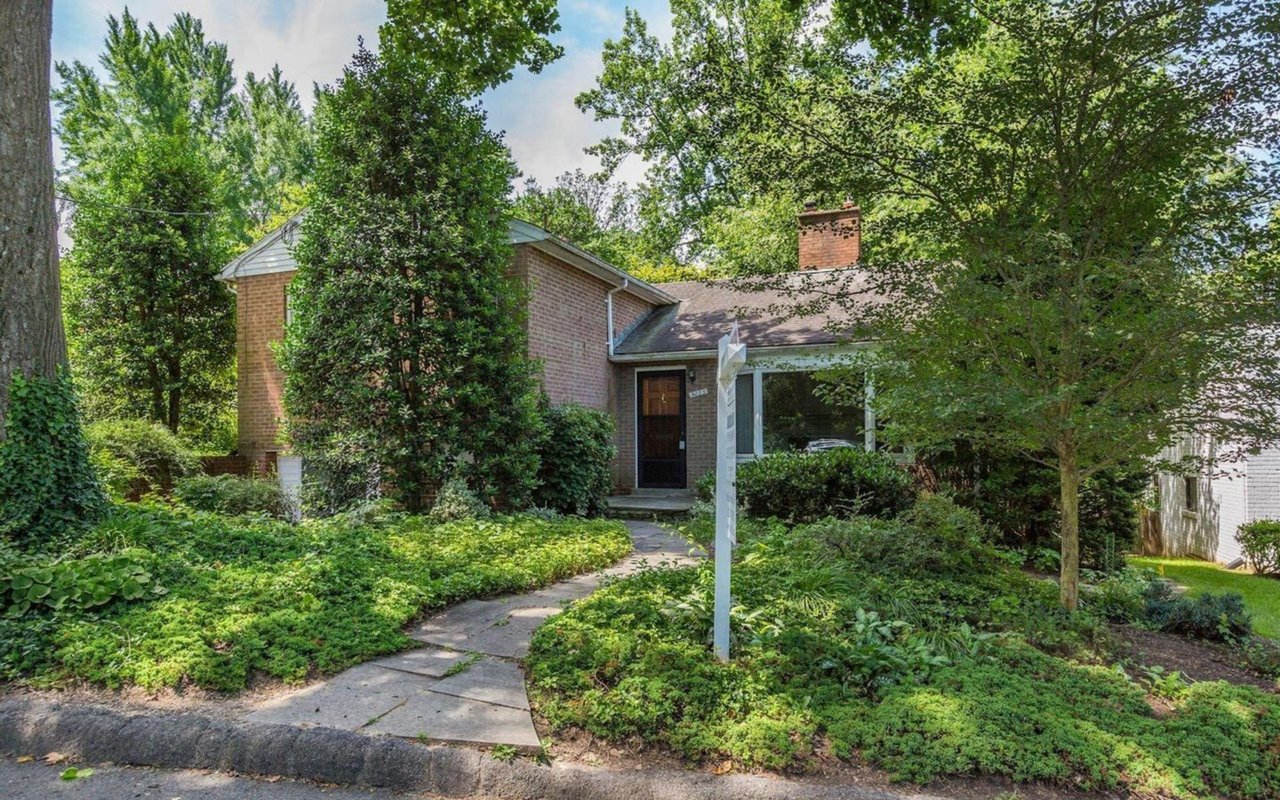 5023 Eskridge Ter NW