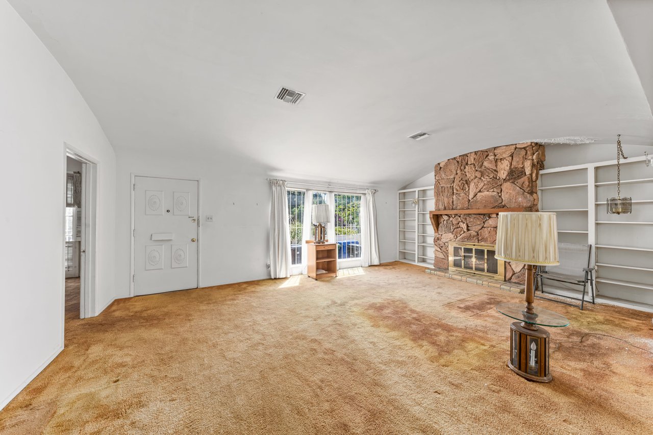 361 S Bundy Dr