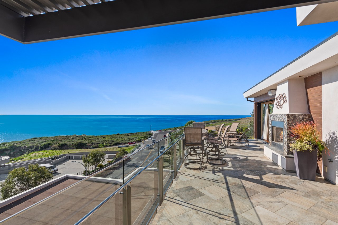 Stylish Blufftop Penthouse | Dana Point