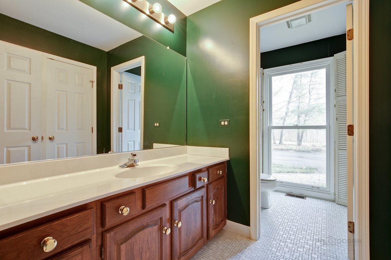 Classic Lake Bluff Tangley Oaks Home