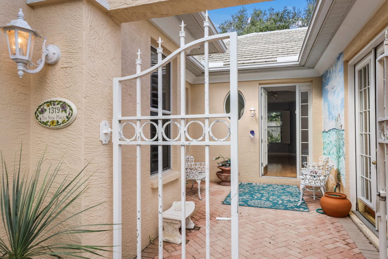 1379 Tearose Place