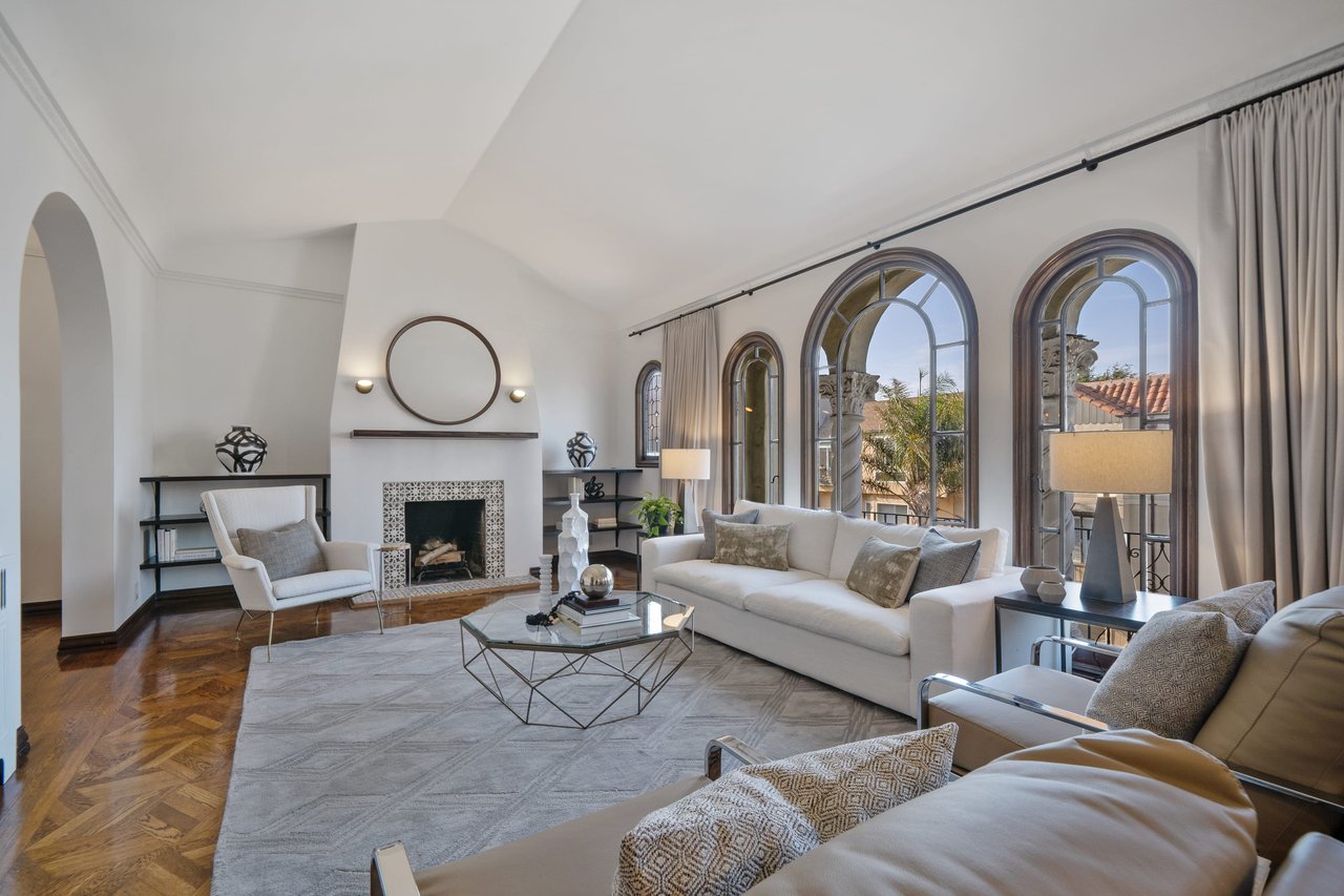 EXCEPTIONAL MARINA HOME