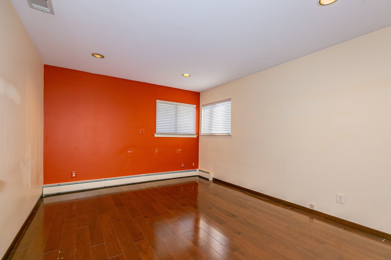 50 Juniper Lane, Muttontown