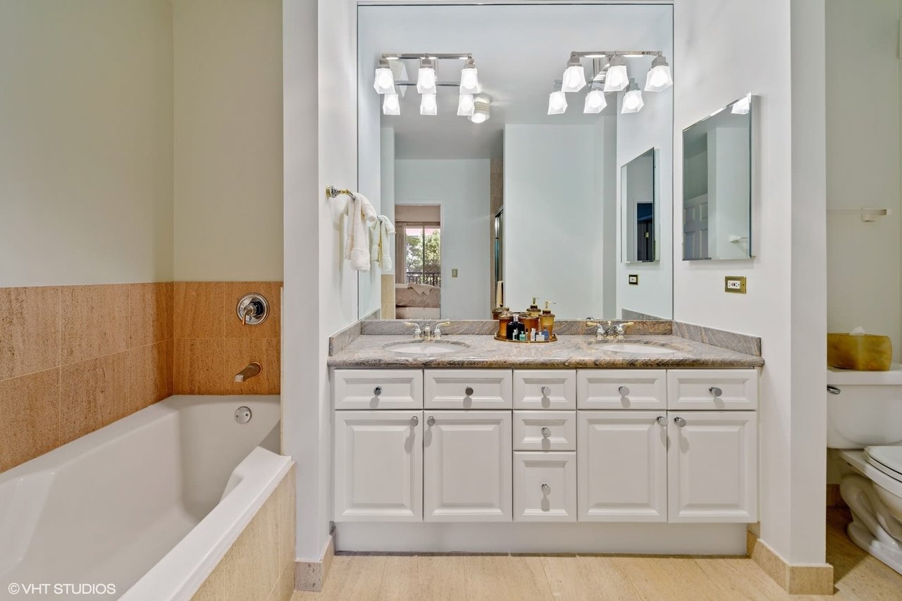 55 W Delaware Pl Unit 313