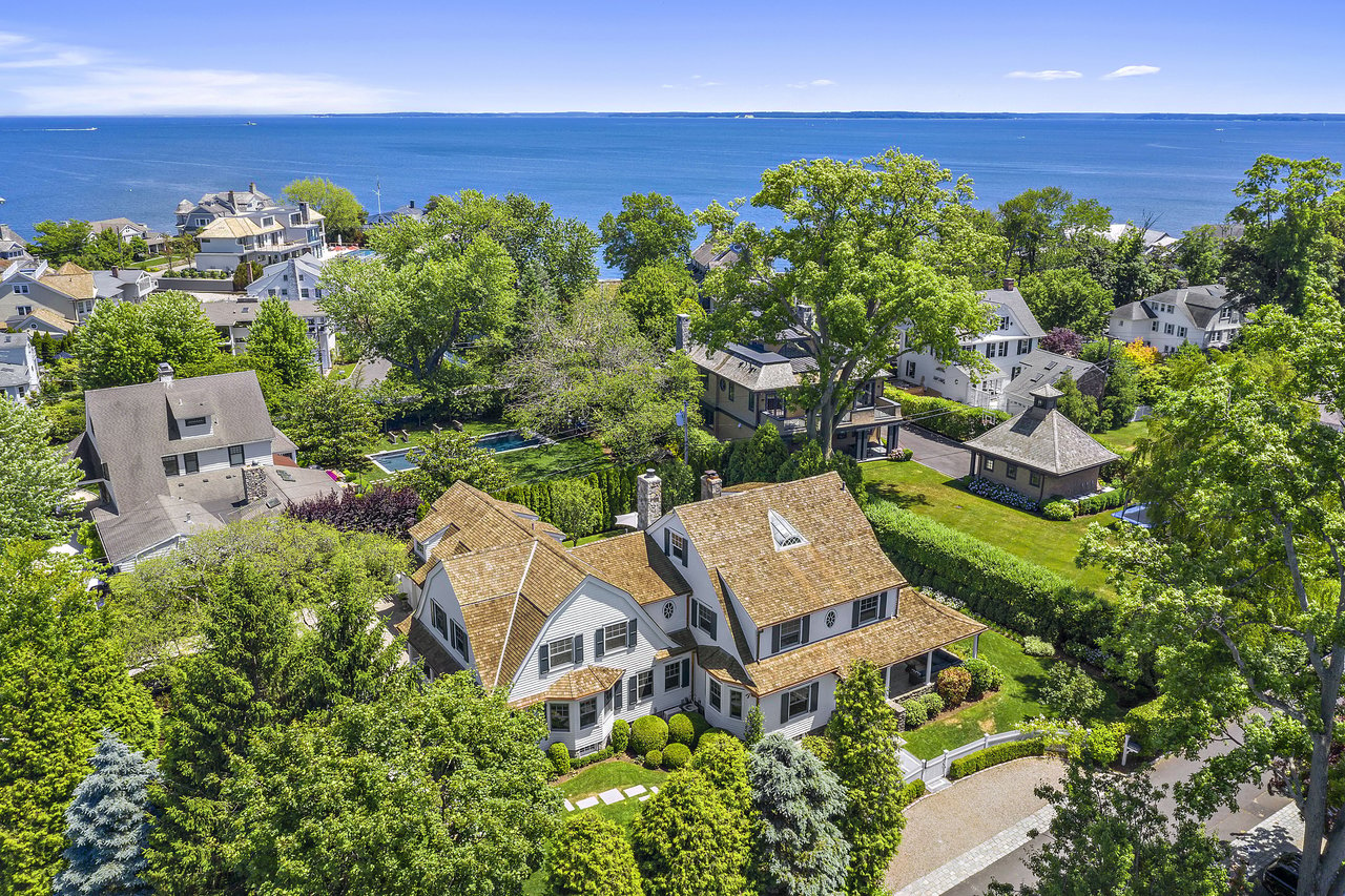 4 Middle Way, Old Greenwich CT