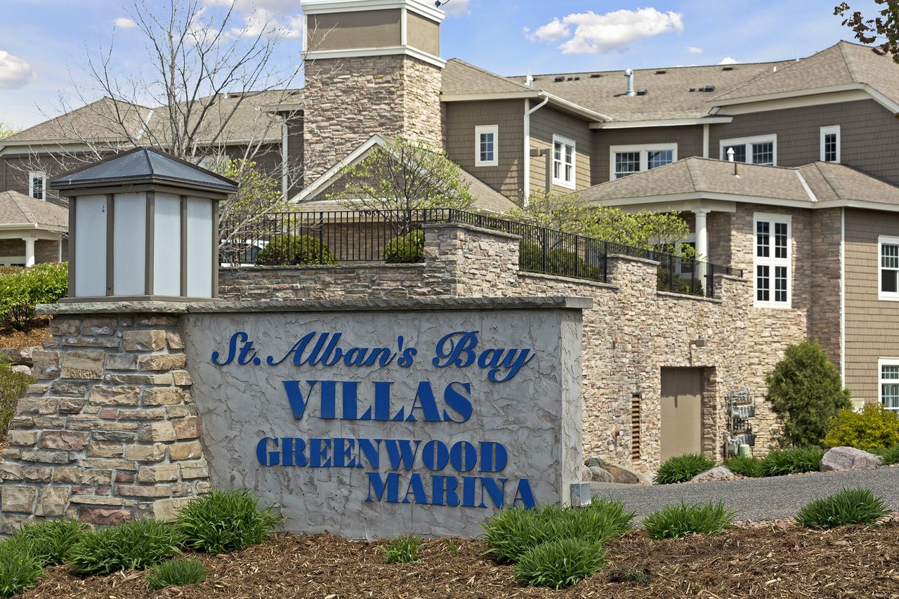 21955 Minnetonka Blvd # 4 | Greenwood