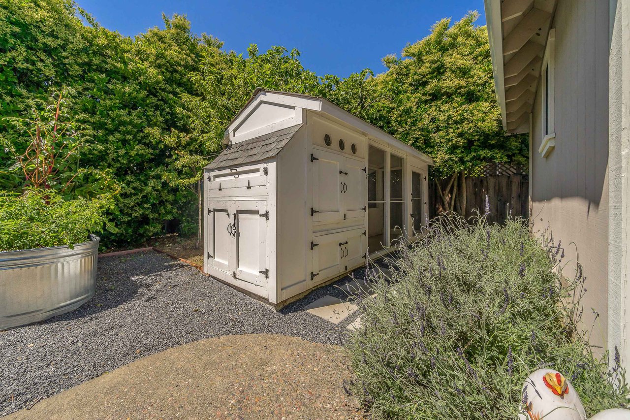 Sophisticated Calistoga Home - SOLD