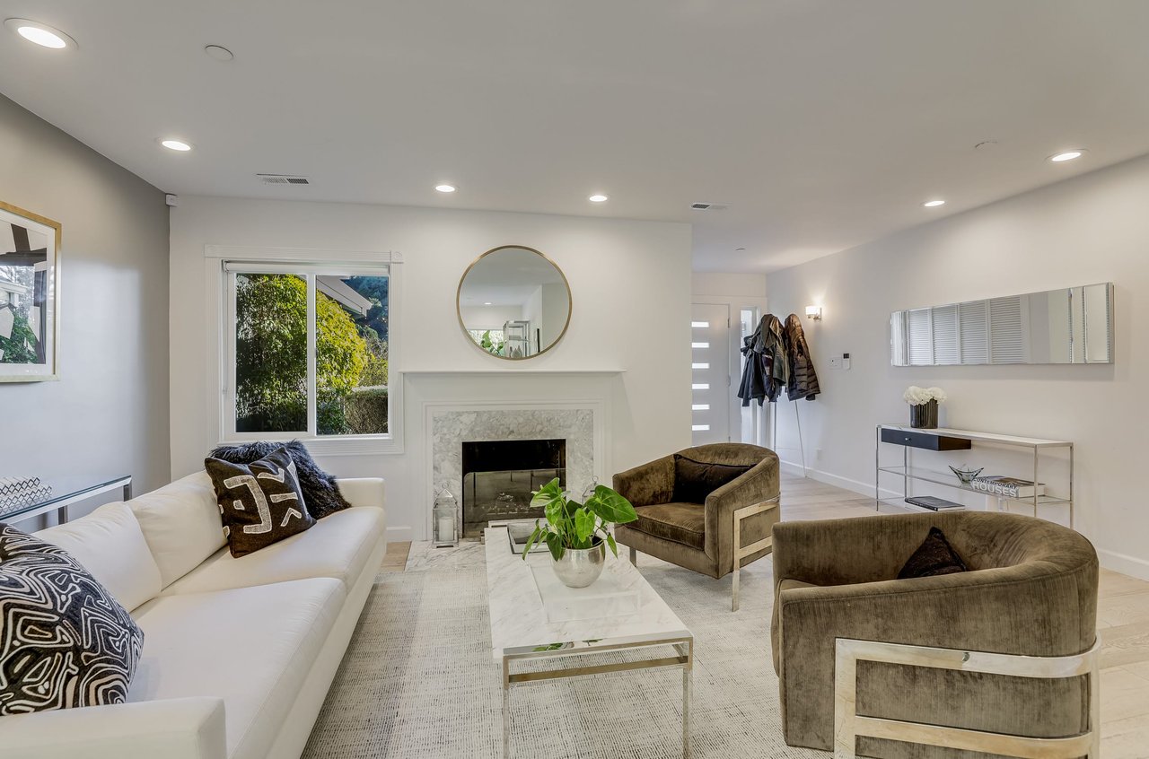 51 Mercury Ave
