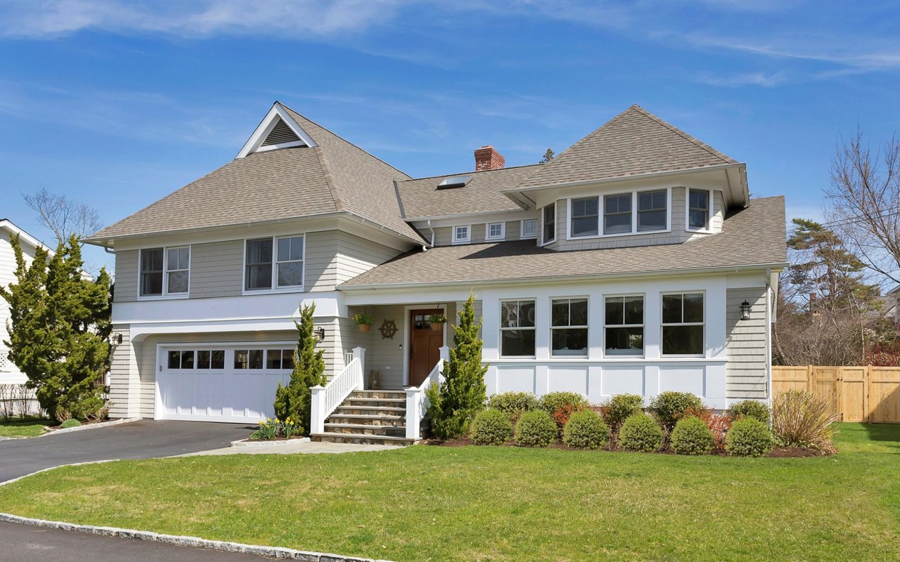 7 Lighthouse Ln
