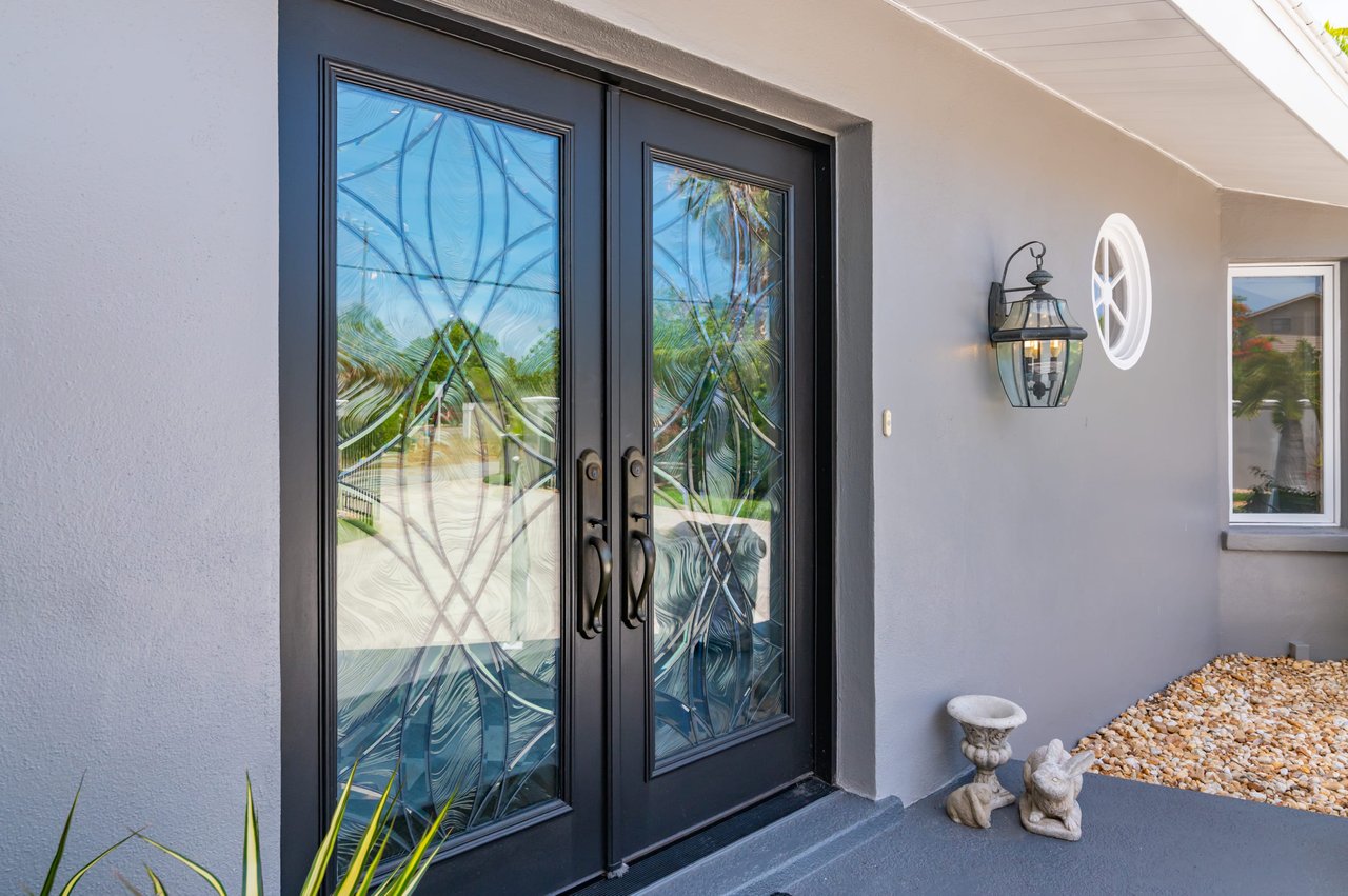 Prestigious Address in Lido Shores
