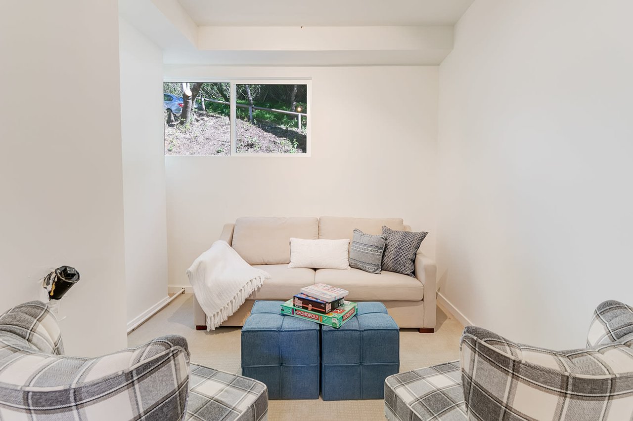 7 Crescent Lane, Fairfax