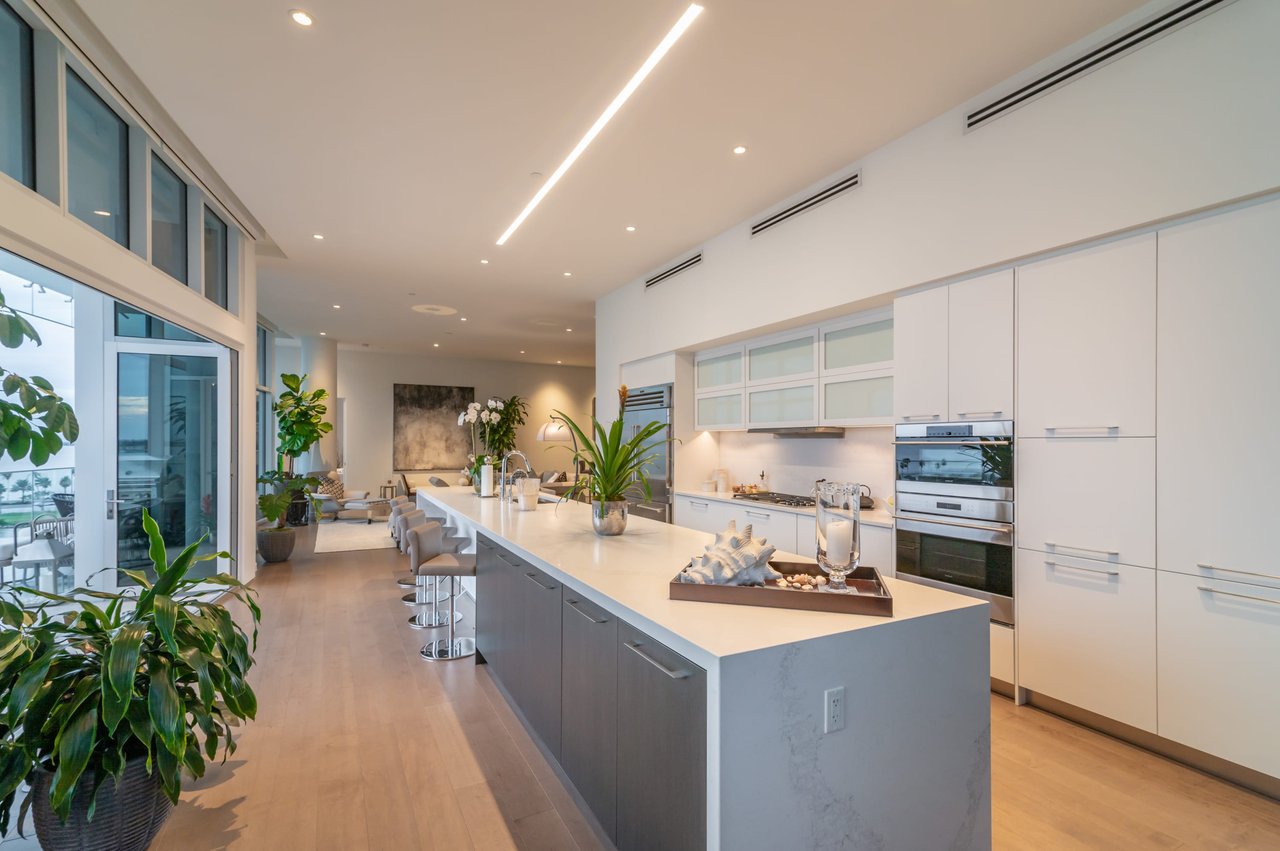 280 Golden Gate Point PH 2