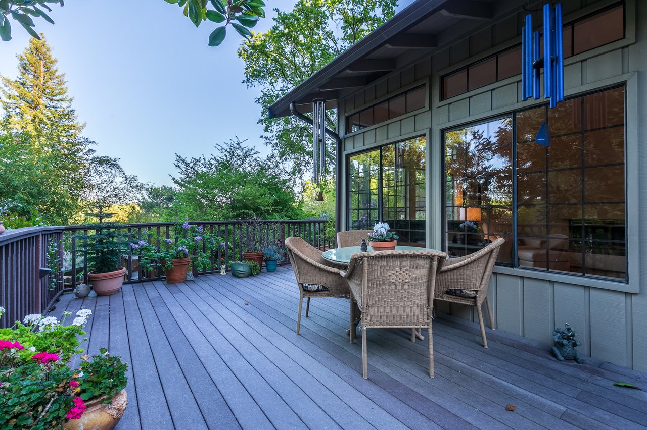 Fabulous single-story home located on the Westside of Alamo