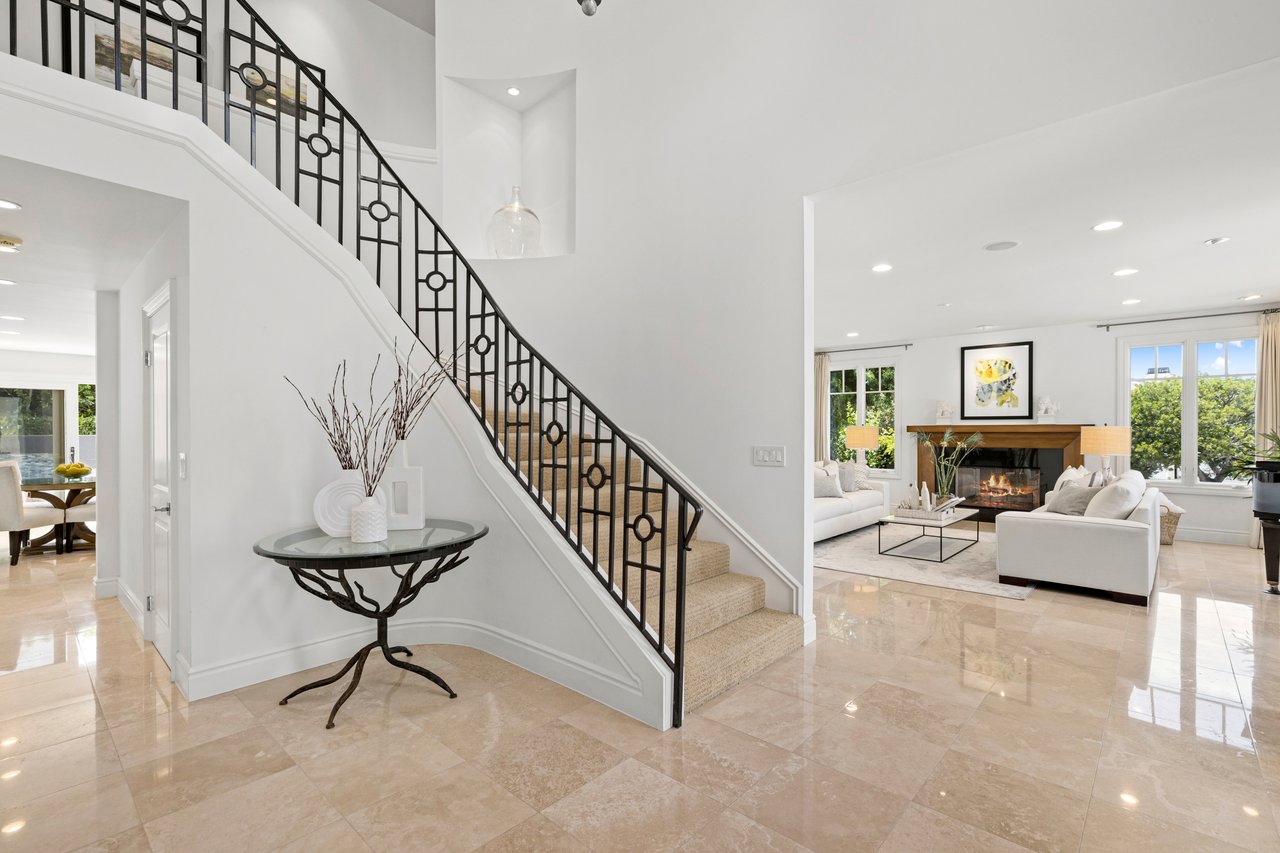901 Aleppo St