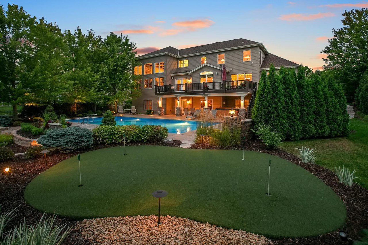 Stunning Eagan Masterpiece!