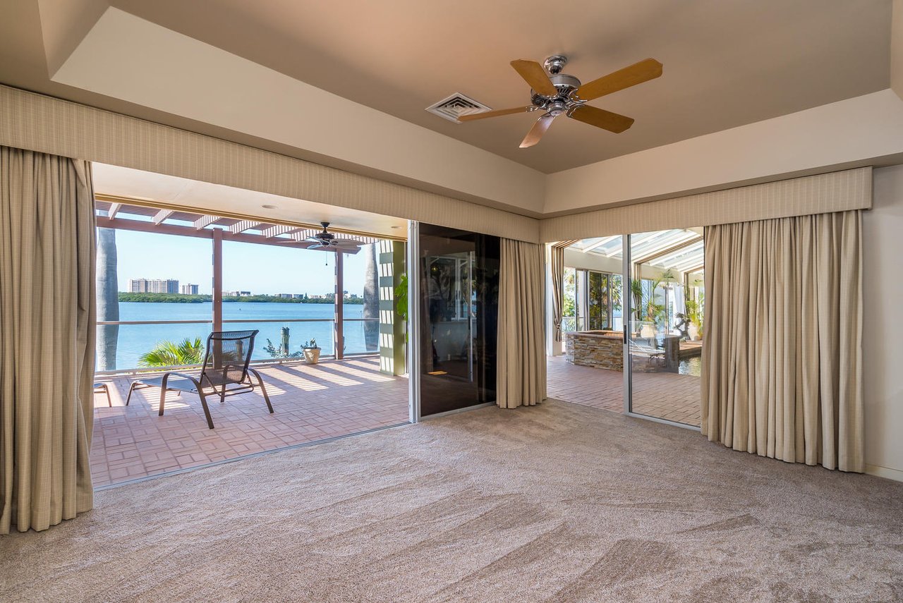 682 Mourning Dove Dr