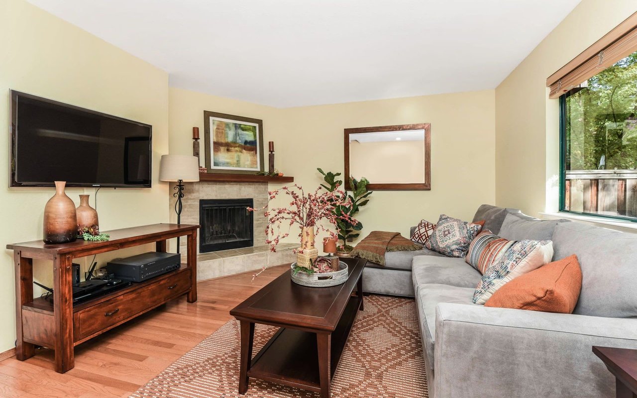 Super Cute Townhome - Walnut Creek!