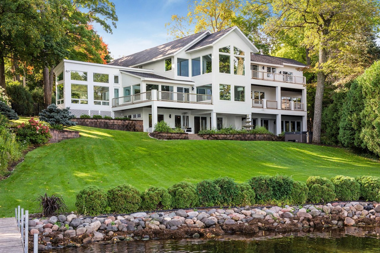 26890 Edgewood Rd | Shorewood