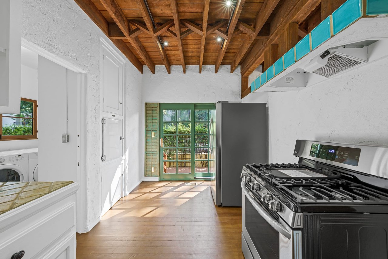 9027 Alden Dr, West Hollywood Adjacent