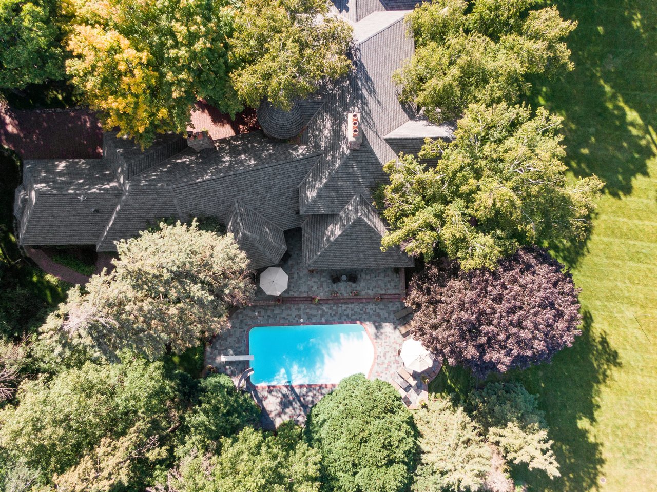 27640 Island View Road | Shorewood