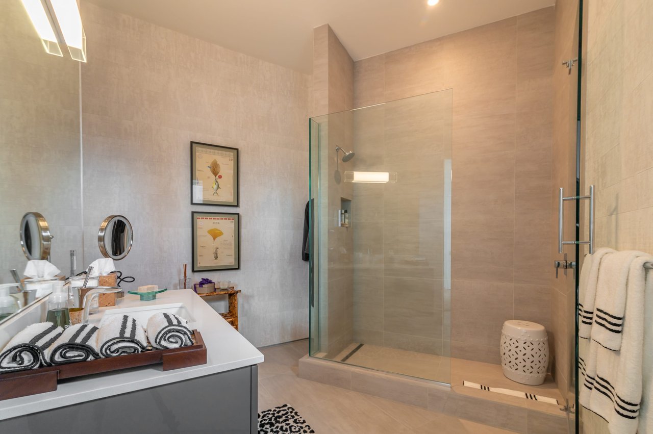 280 Golden Gate Point PH 2