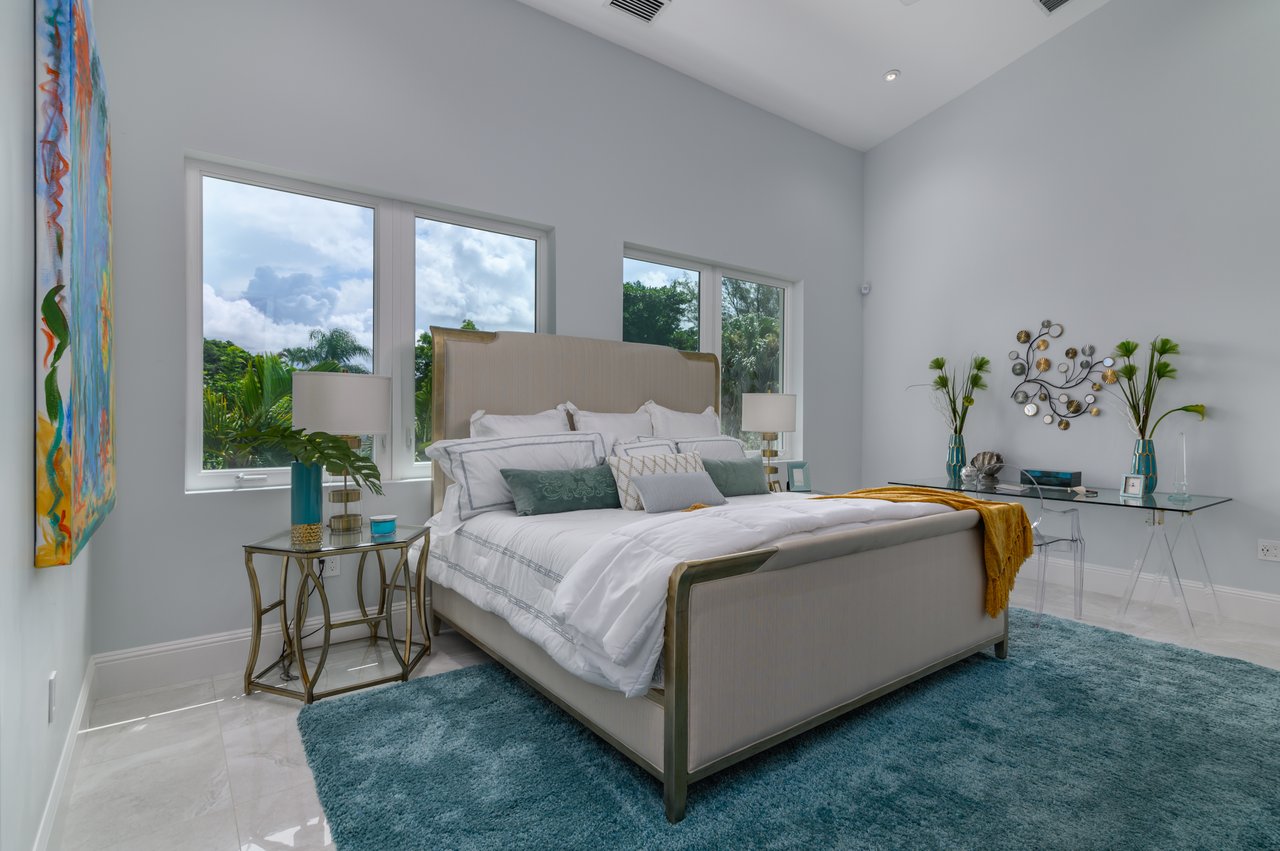 500 Ketch Lane, Country Club Shores, Longboat Key