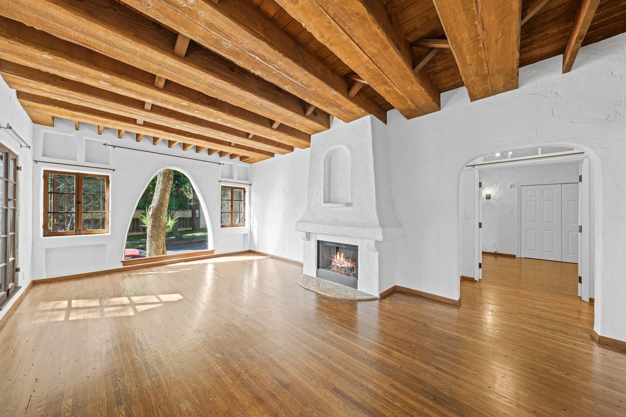 9027 Alden Dr, West Hollywood Adjacent