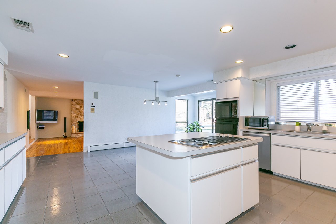 50 Juniper Lane, Muttontown