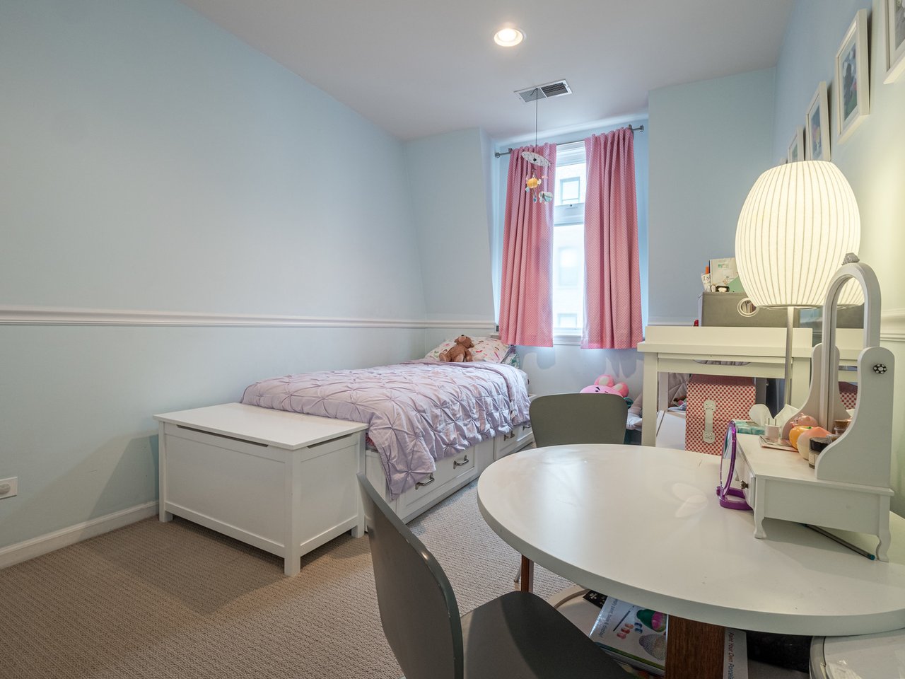 1351 W Altgeld Street # 3F