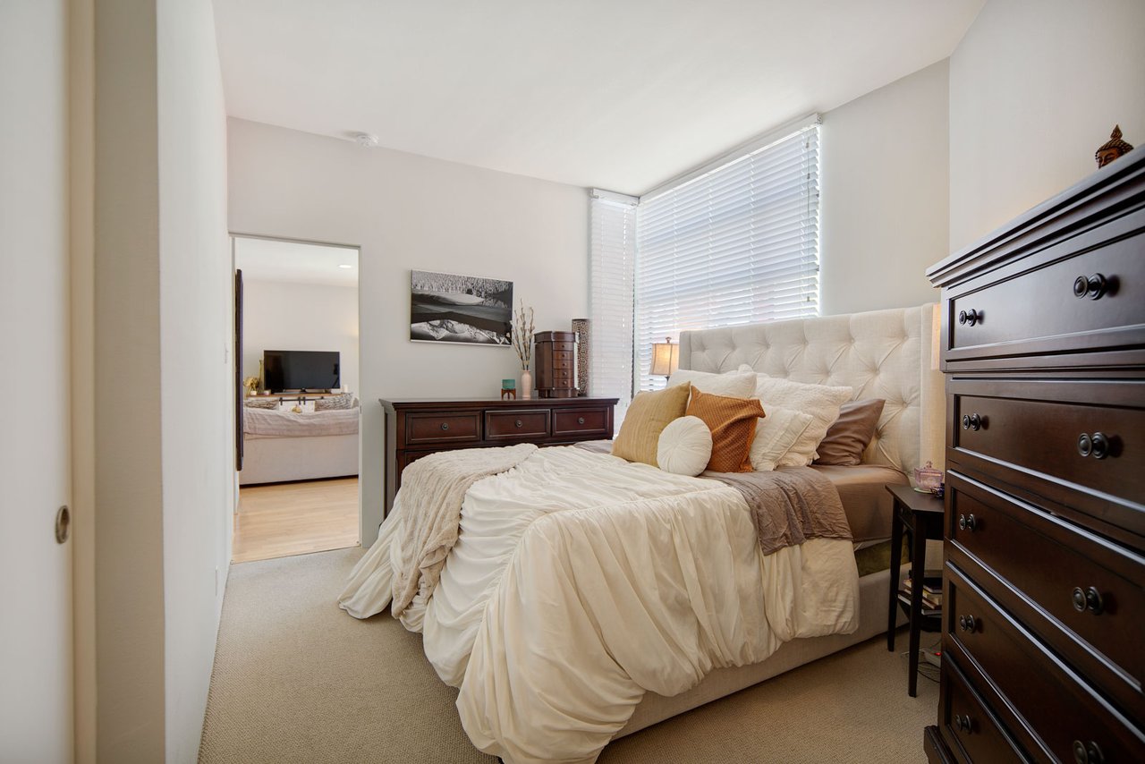 VANDEWATER STREET CONDOMINIUMS