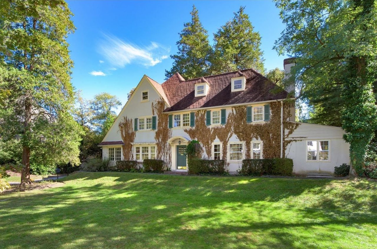 326 Meadow Ln