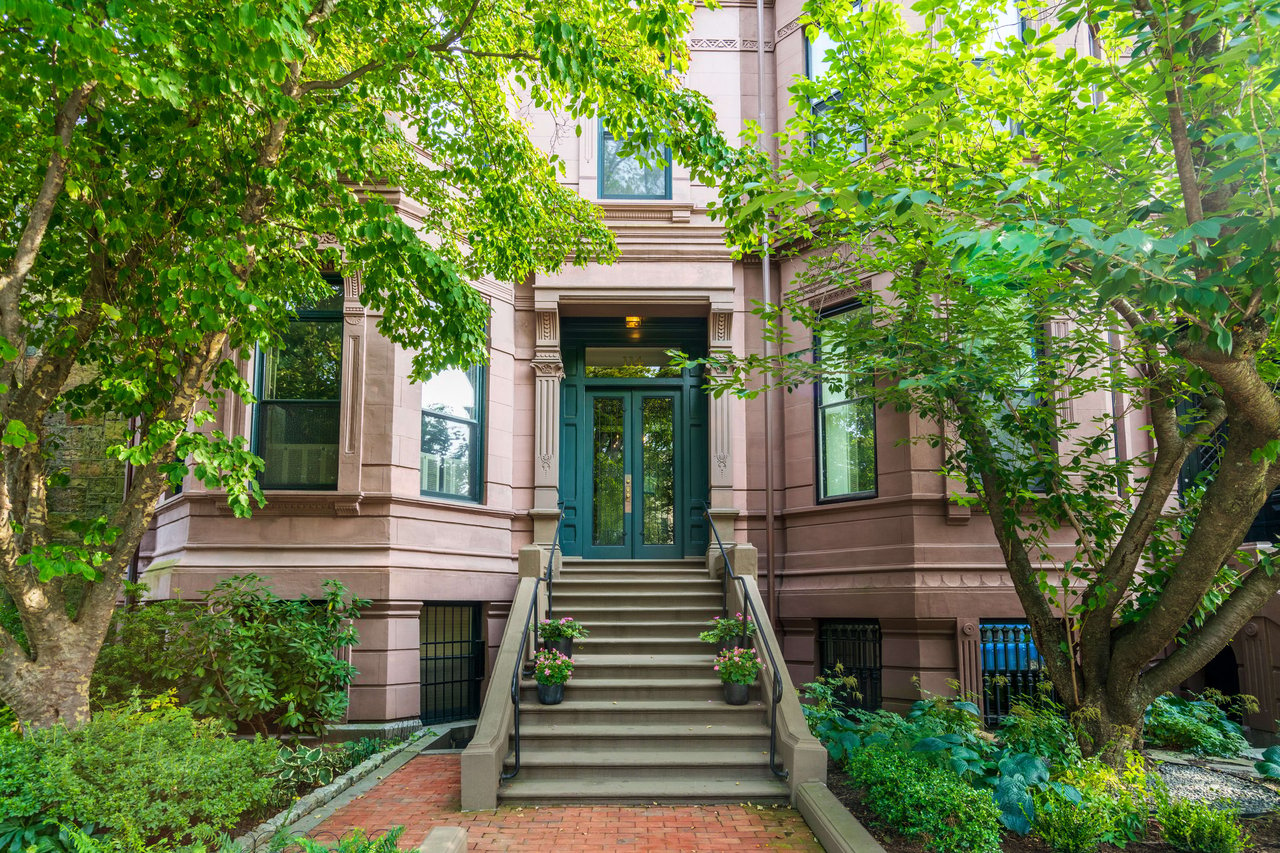 Exceptional Newly Renovated Back Bay Residence