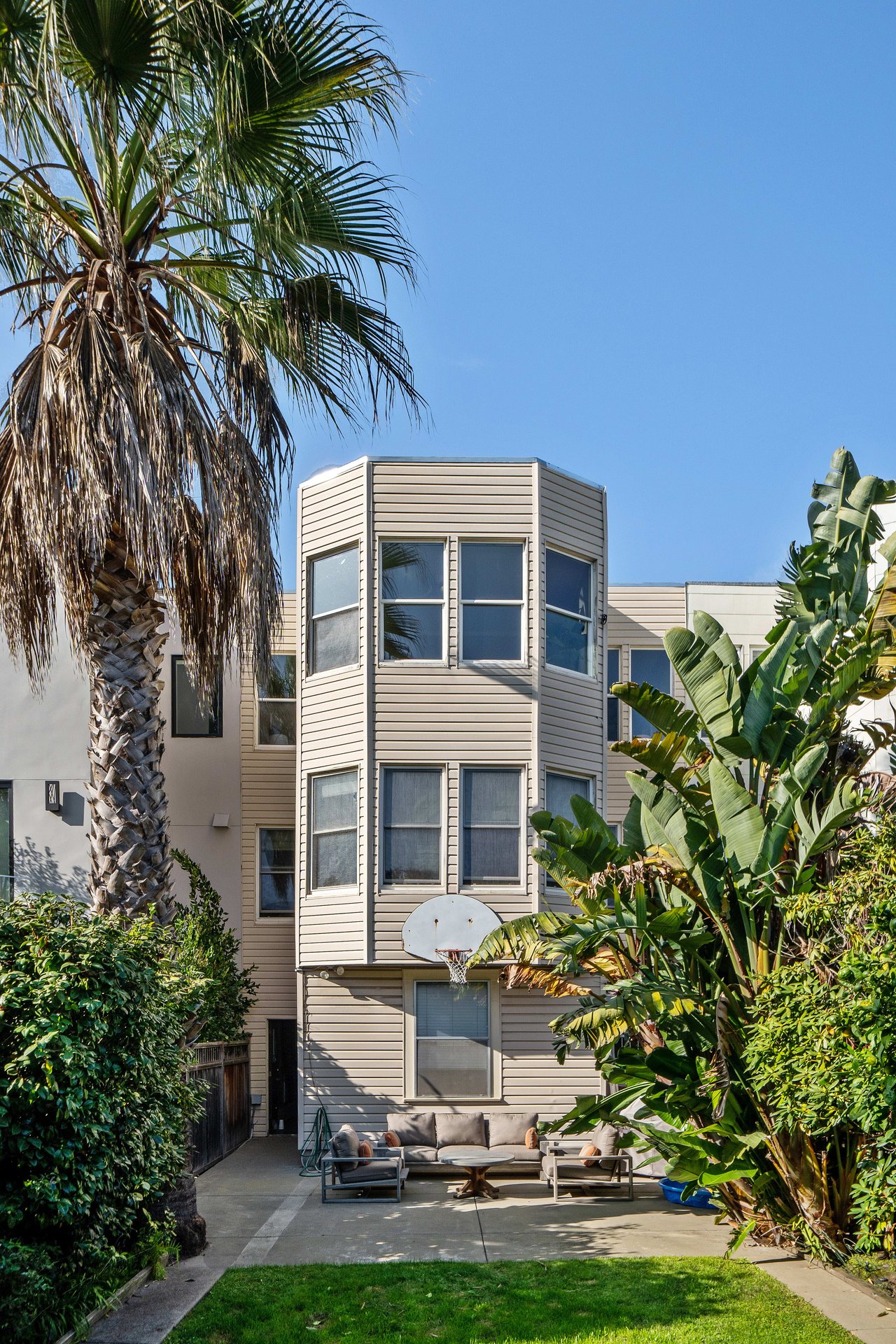 EXCEPTIONAL MARINA HOME