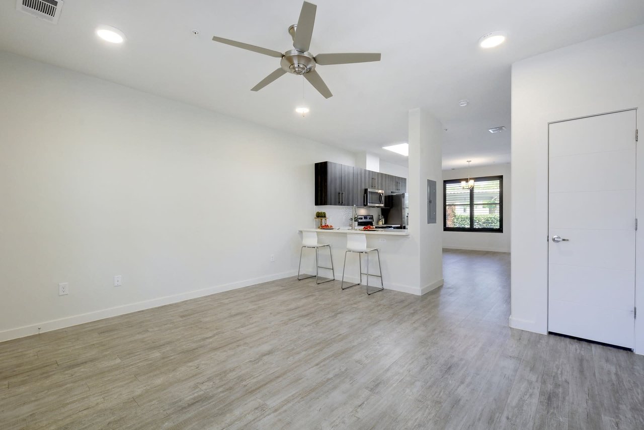 7805 Cooper Ln,# 304
