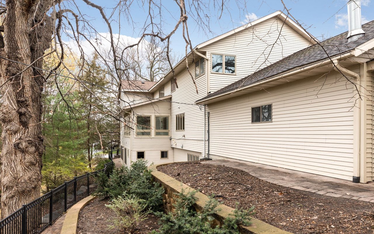 9928 Oak Shore Drive | Lakeville