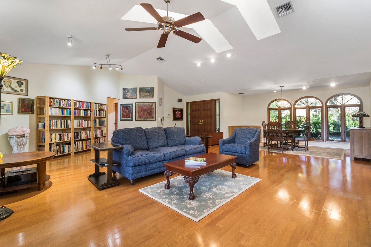 2848 NW 28th St