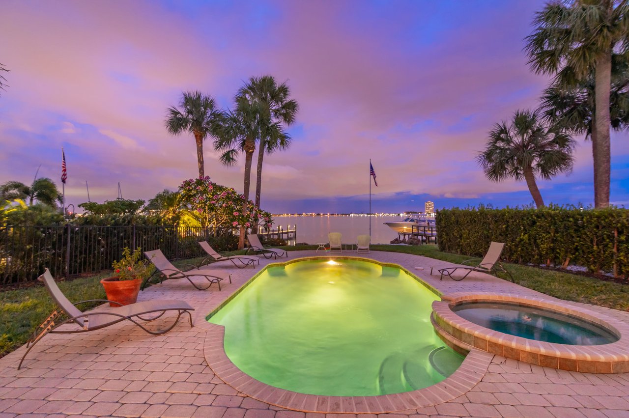 Prestigious Address in Lido Shores