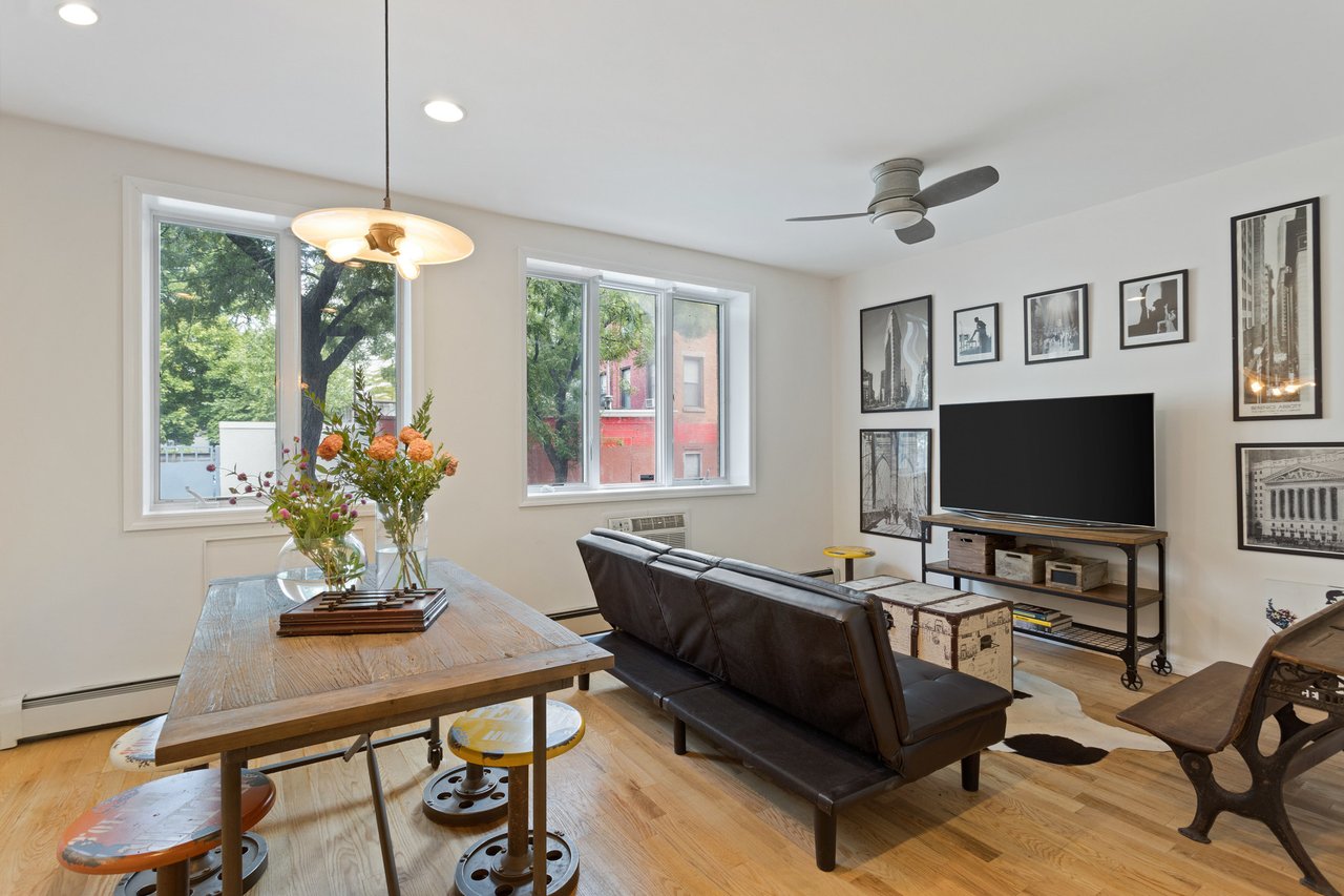 202 W 9th St, #1A