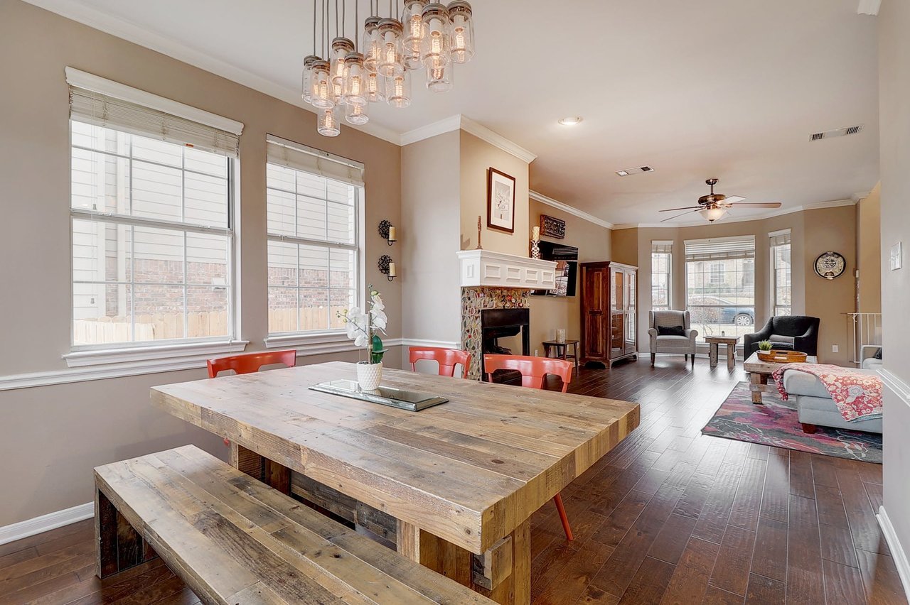 2432 Falcon Dr