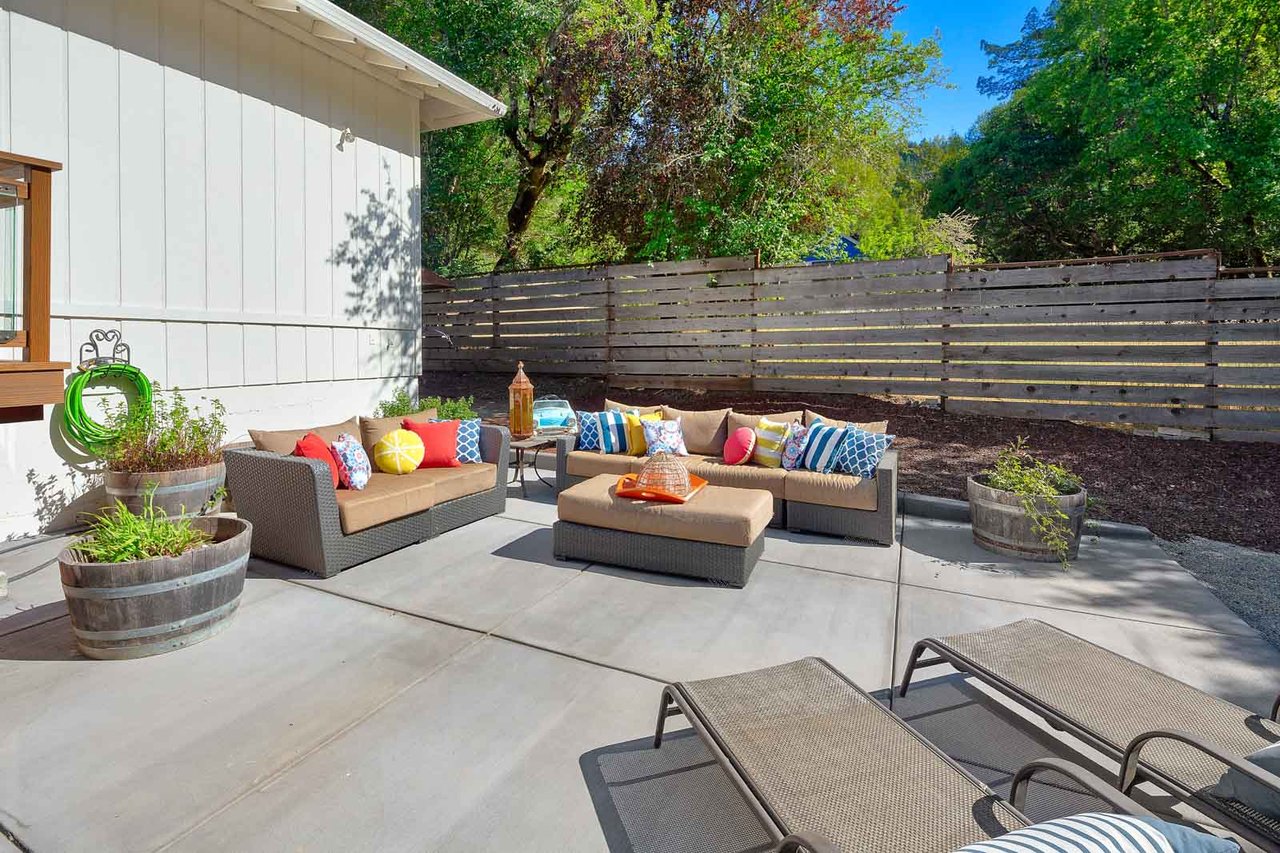 60 Oak Grove Avenue, Woodacre