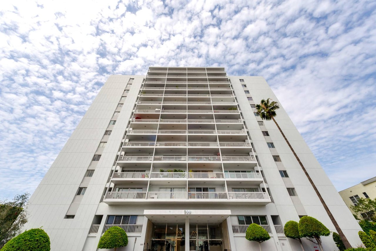 Stunning Corner Unit @Doheny West Towers