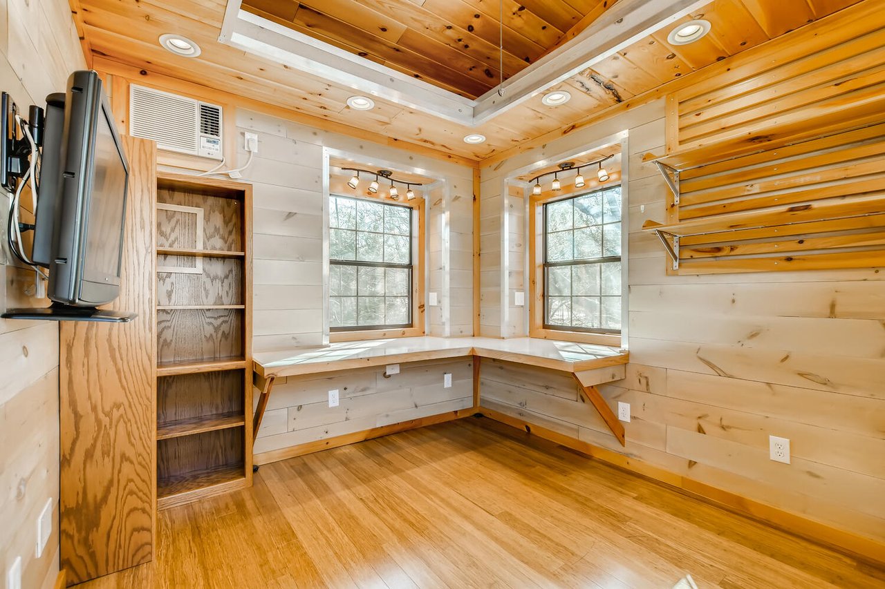 7623 Scenic Brook