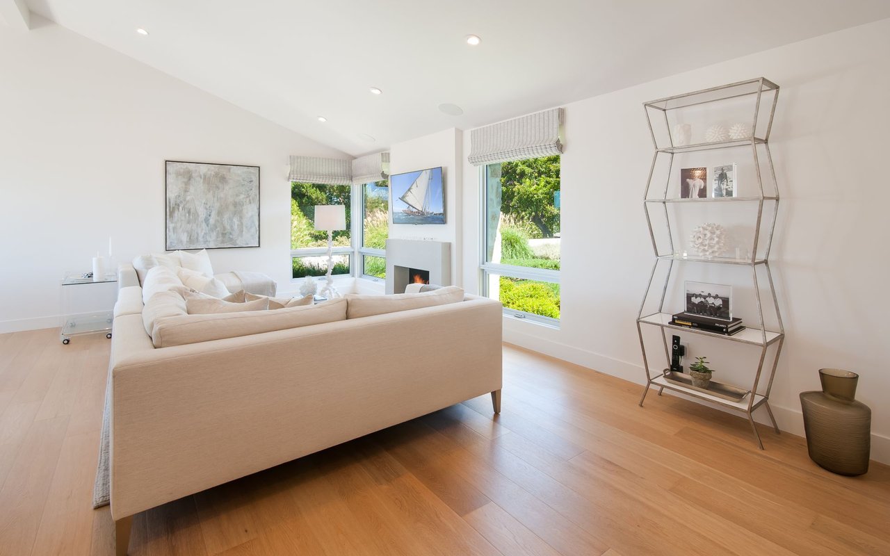 1633 Castle Cove Circle