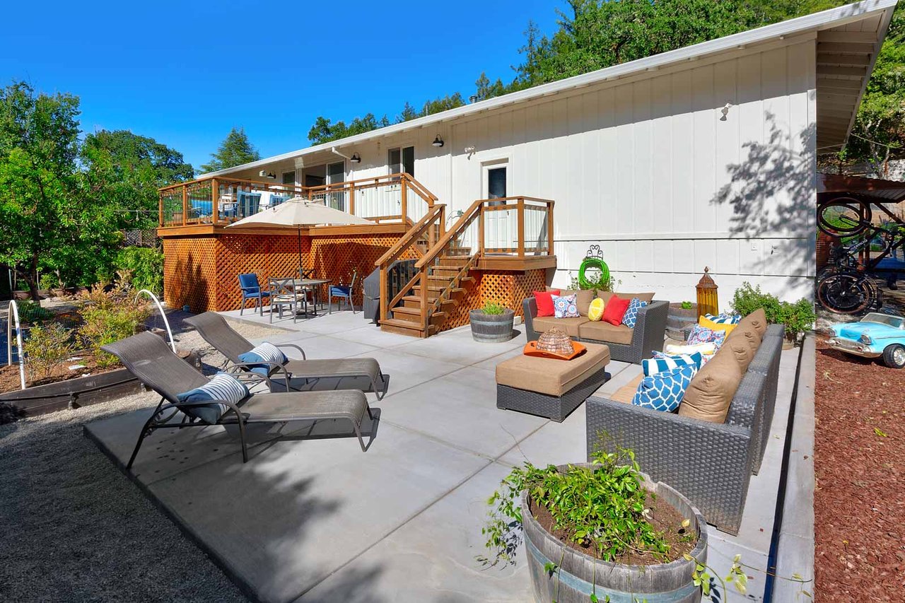 60 Oak Grove Avenue, Woodacre