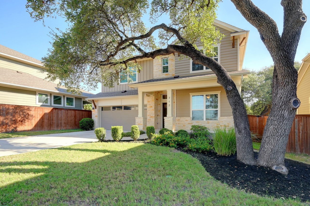 712 Waterfall Way