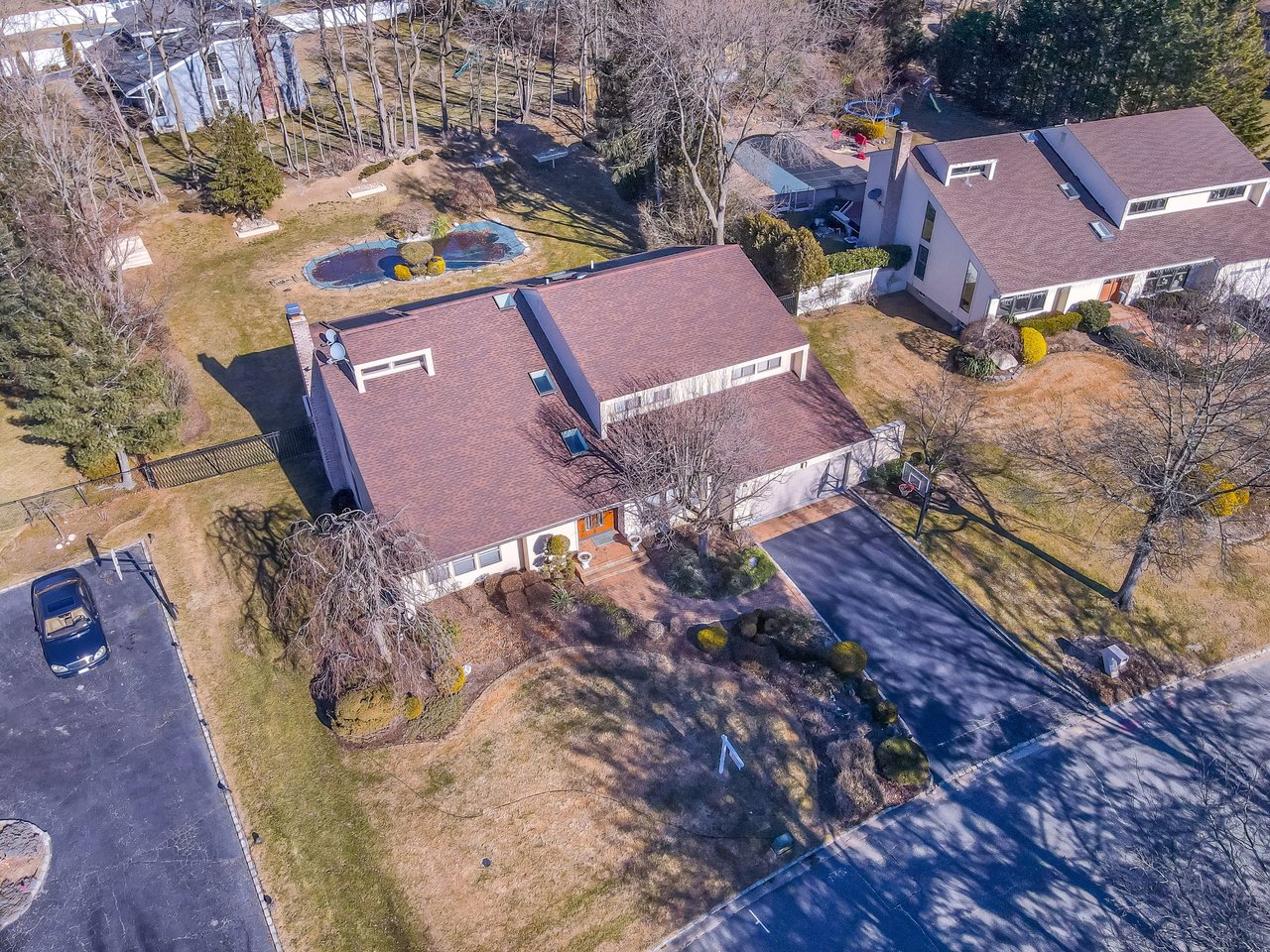 50 Juniper Lane, Muttontown
