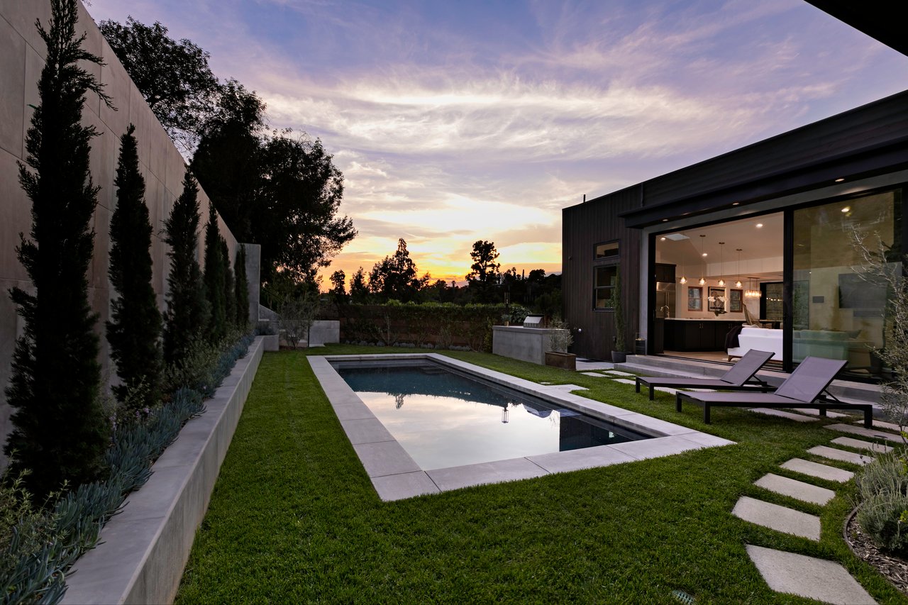 Modern Sanctuary in The Oaks